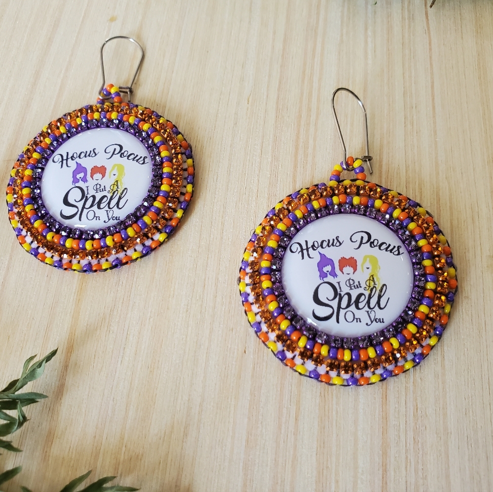 Hocus pocus Beaded earrings